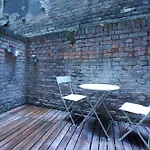 Premium Apartment By Hi5- Voeroesmarty Street