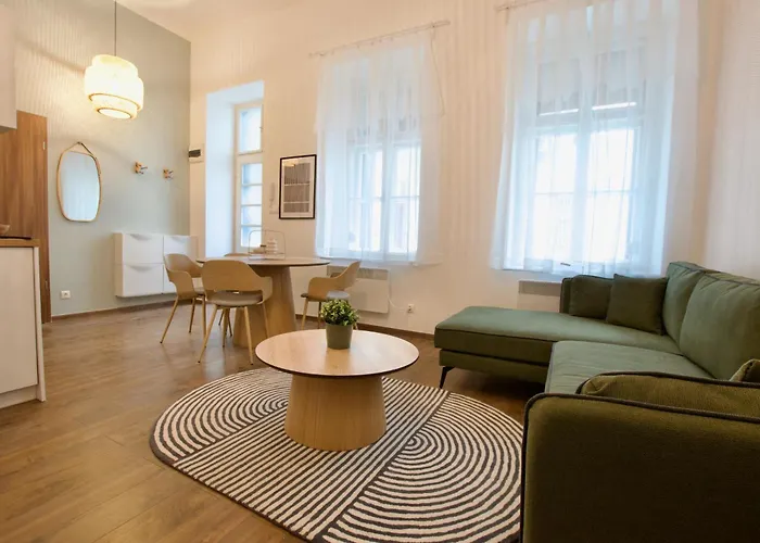 Premium Apartment By Hi5- Voeroesmarty Street