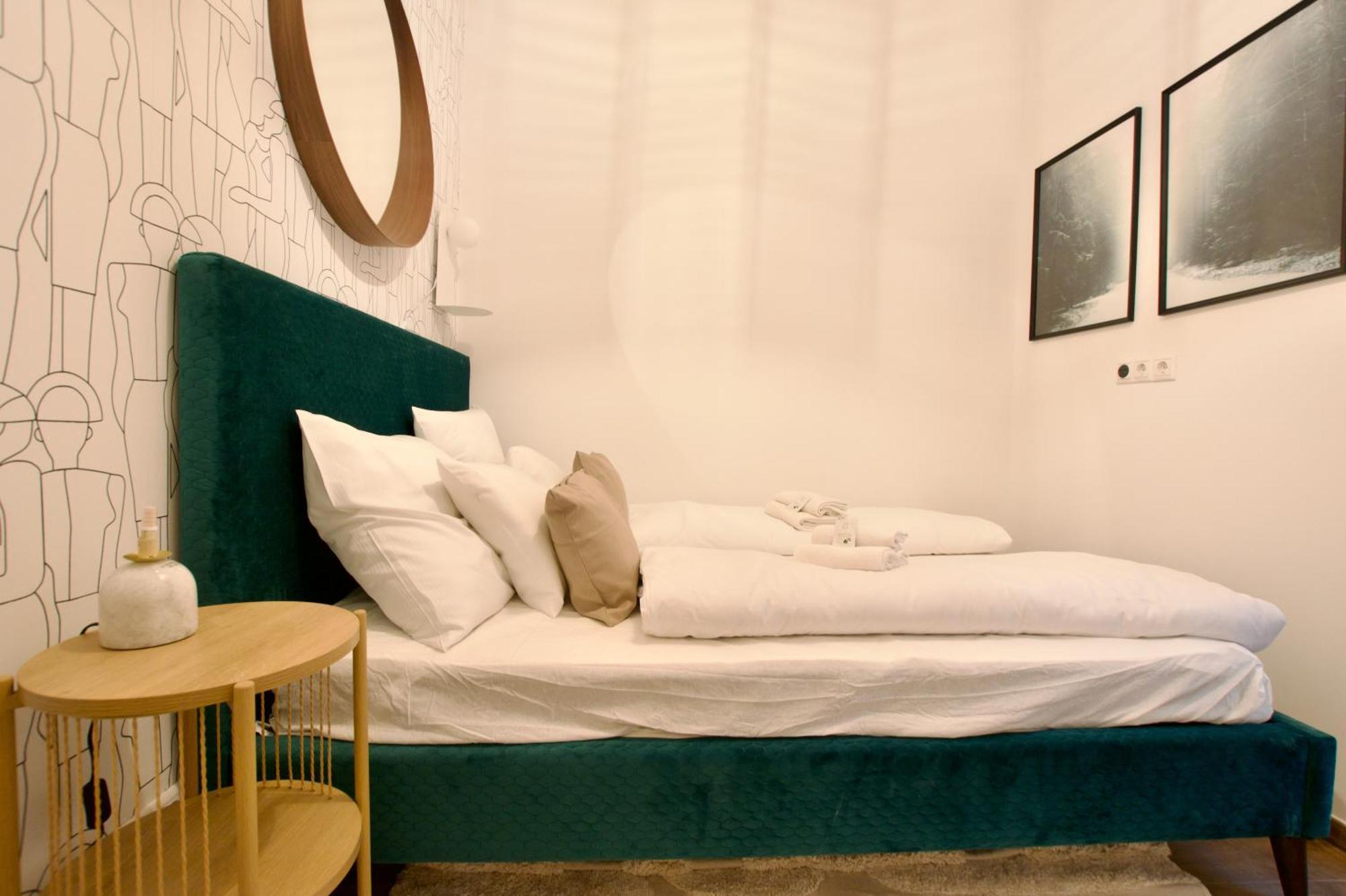 Premium By Hi5- Voeroesmarty Street * Budapest